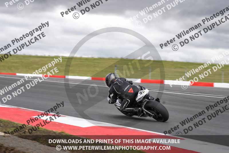 cadwell no limits trackday;cadwell park;cadwell park photographs;cadwell trackday photographs;enduro digital images;event digital images;eventdigitalimages;navarra;no limits trackdays;peter wileman photography;racing digital images;trackday digital images;trackday photos